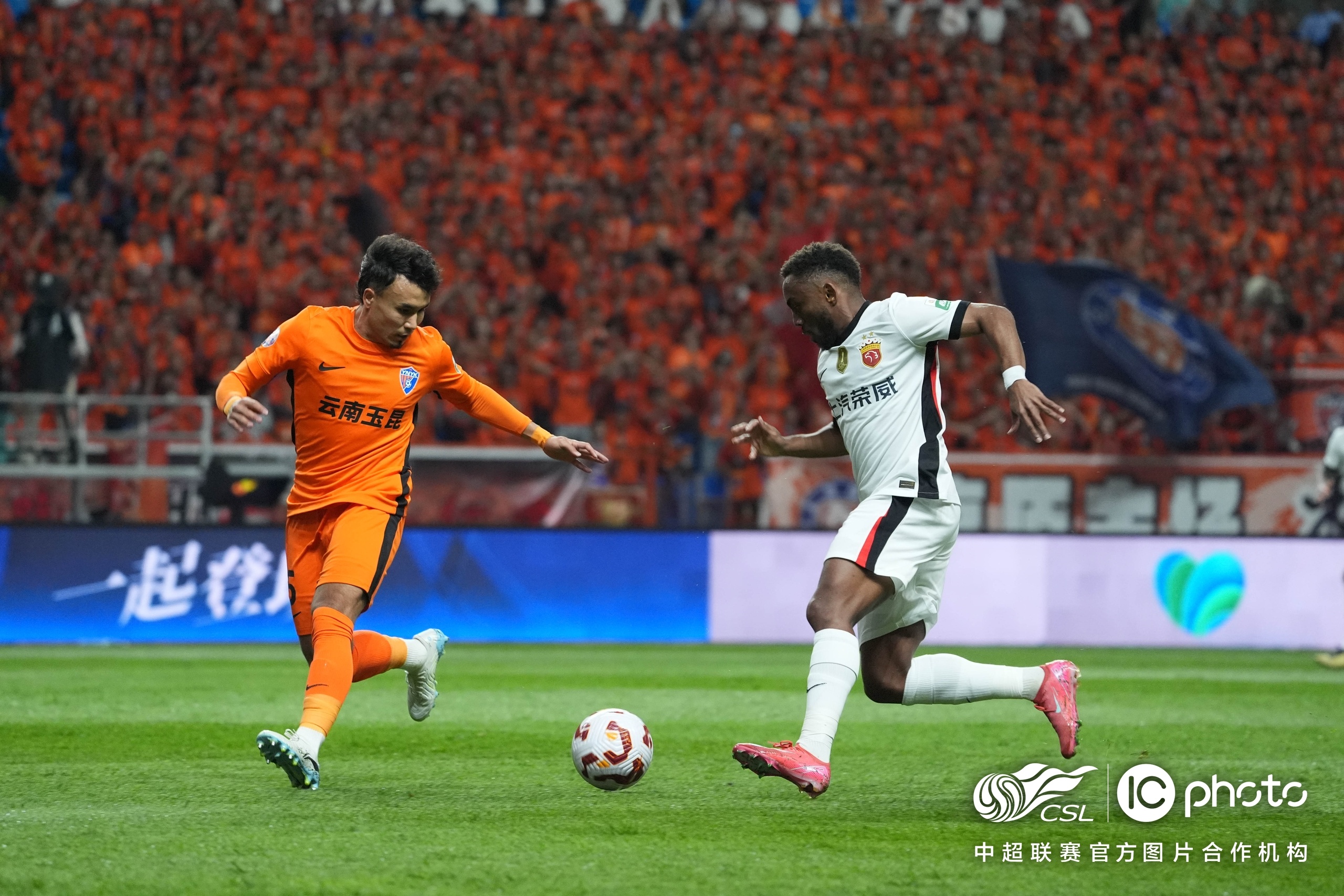 九游体育官方网站-赛地聚焦:中超今夜热度飙升;金州勇士豪取连胜;气氛紧张;团队化学反应显著(今日中超今晚直播精彩赛事不容错过)